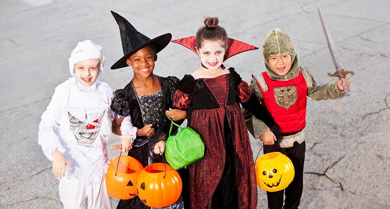 Halloween Eye Safety: Keep Your Kids’ Eyes Safe While They Dress Up